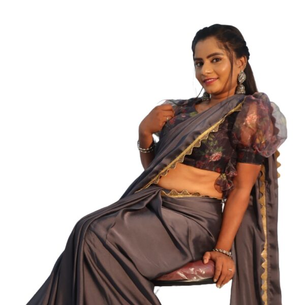 DARK GRAY SHINING GEORGETTE SAREE WITH READYMADE BLOUSE - Image 2